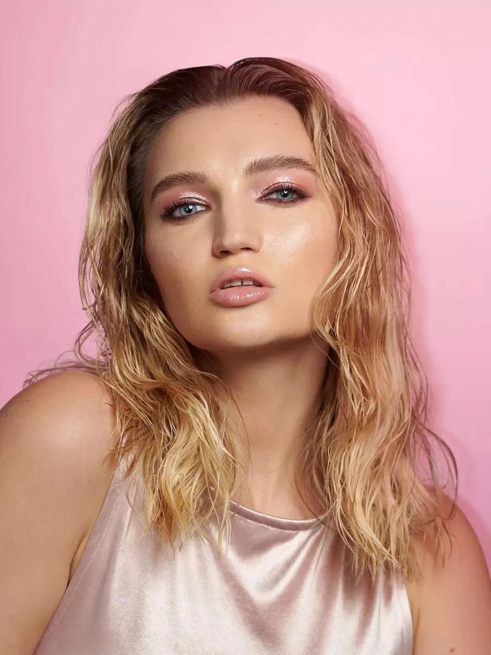 HUDA BEAUTY ROSE QUARTZ EYESHADOW PALETTE